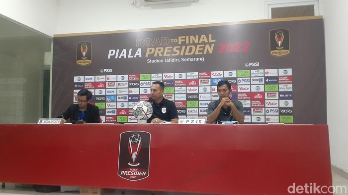 Pelatih PSIS Semarang Sergio Alexandre saat jumpa pers usai laga.