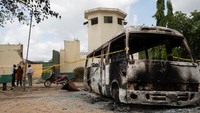 Seorang pejabat Kementerian Dalam Negeri Nigeria, mengatakan sekitar 440 narapidana kabur usai serangan yang diduga dilakukan oleh kelompok militan Boko Haram ke penjara pada Selasa (5/7) malam waktu setempat.