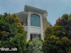 7 Foto Rumah Mewah Putri Delina, Anak Sule Tak Akur dengan Nathalie Holscher