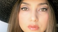 Netizen menyebut Sarah Azhari tetap awet muda dan oke. (Foto: dok instagram)