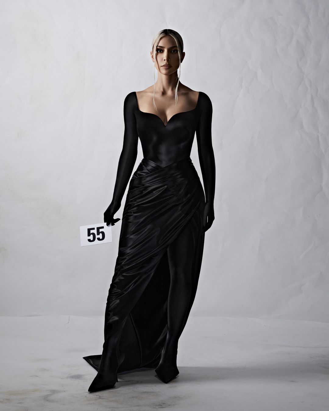 Selebriti Jadi Model Catwalk Balenciaga Haute Couture