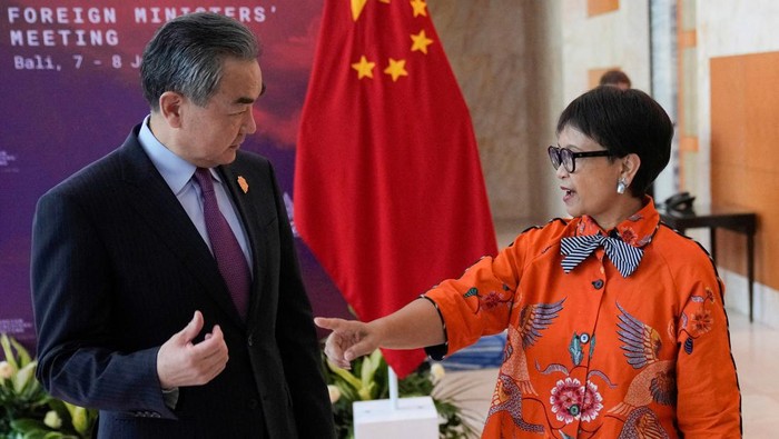 Chinese Foreign Minister Wang Yi meets his Indonesian counterpart Retno Marsudi during their bilateral meeting ahead of the G20 Foreign Ministers’ Meeting in Nusa Dua, Bali, Indonesia, Thursday, July 7, 2022. Dita Alangkara/Pool via REUTERS