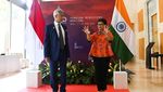 Senyum Khas Retno Marsudi Sambut Para Menlu Jelang Pertemuan G20