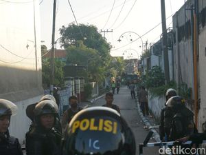 320 Simpatisan Diamankan dari Ponpes DPO Pencabulan, Ada dari Luar Pulau