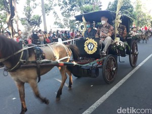 Ajak Delegasi G20 Ikut Solo Batik Carnival, Gibran-Menteri Bahlil Naik Kuda