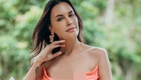 Sophia Latjuba yang kini berusia 52 tahun masih terlihat muda. Foto: dok. Instagram/@sophia_latjuba88