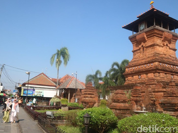 Suasana di kompleks Masjid, Menara, dan Makam Sunan Kudus, Kamis (7/7/2022).