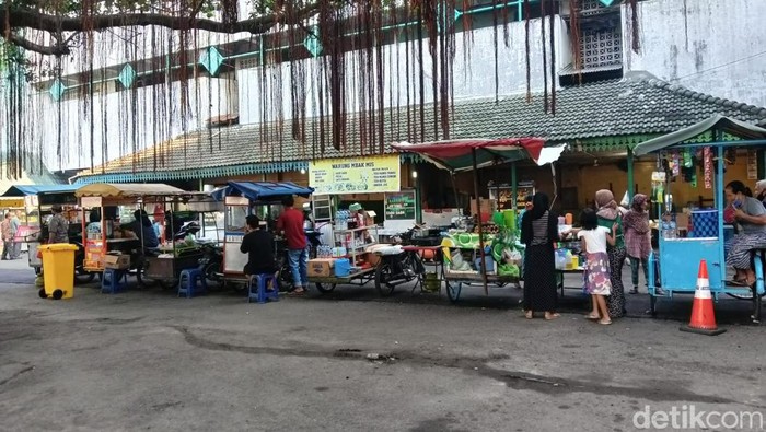 Suasana di Pusat Pasar Medan jelang kedatangan Jokowi.