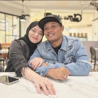 Setelah setahun lebih menjalani kehidupan rumah tangga bersama Sule, Nathalie akhirnya memutuskan untuk bercerai. Sidang perdana perceraian Nathalie dan Sule itu akan dilangsungkan pada 20 Juli 2022. Foto: dok. Instagram/@ferdinan_sule