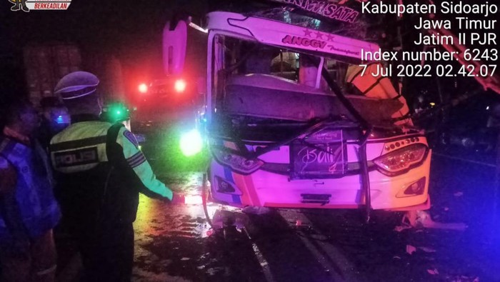 Tabrakan tol porong-waru