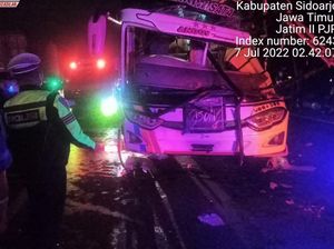 Bus Tabrak Truk di Tol Porong-Waru, Kernet Meninggal Dunia