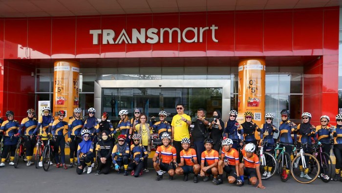 Transvision gowes bareng pesepeda Solo, Kamis (7/7/2022).