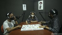 Para pengajar yang dilibatkan dalam konsentrasi digital broadcasting ini nantinya merupakan para praktisi yang berpengalaman dan memahami dengan baik sehingga outputnya juga akan sesuai dengan tujuan dan target yang ditetapkan. 