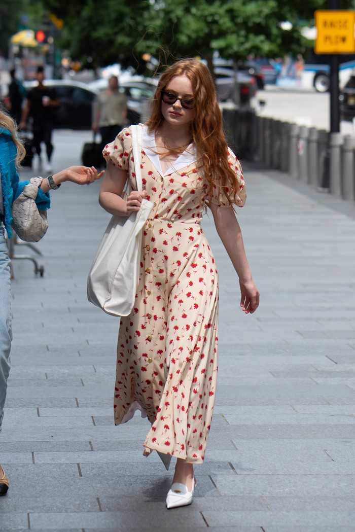 NEW YORK, NEW YORK - JULY 06: Sadie Sink is seen Manhattan on July 6, 2022 in New York City. (Photo by Robert Kamau/GC Images)