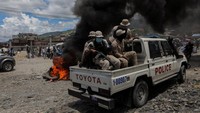 Polisi Haiti menangkap lebih dari 40 orang dalam pembunuhan itu. Sejumlah tersangka merupakan mantan tentara Kolombia yang menyerbu rumah Moise sebelum fajar.
