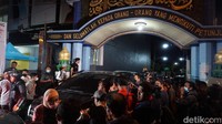 Suasana di sekitar ponpes saat Mas Bechi menyerahkan diri/Foto: Enggran Eko Budianto/detikJatim