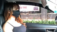 Baby Prasetyo kini tengah mencari pria yang layak buat menemaninya untuk masuk surga. (Foto: dok. Instagram @babyprasetyo777)  