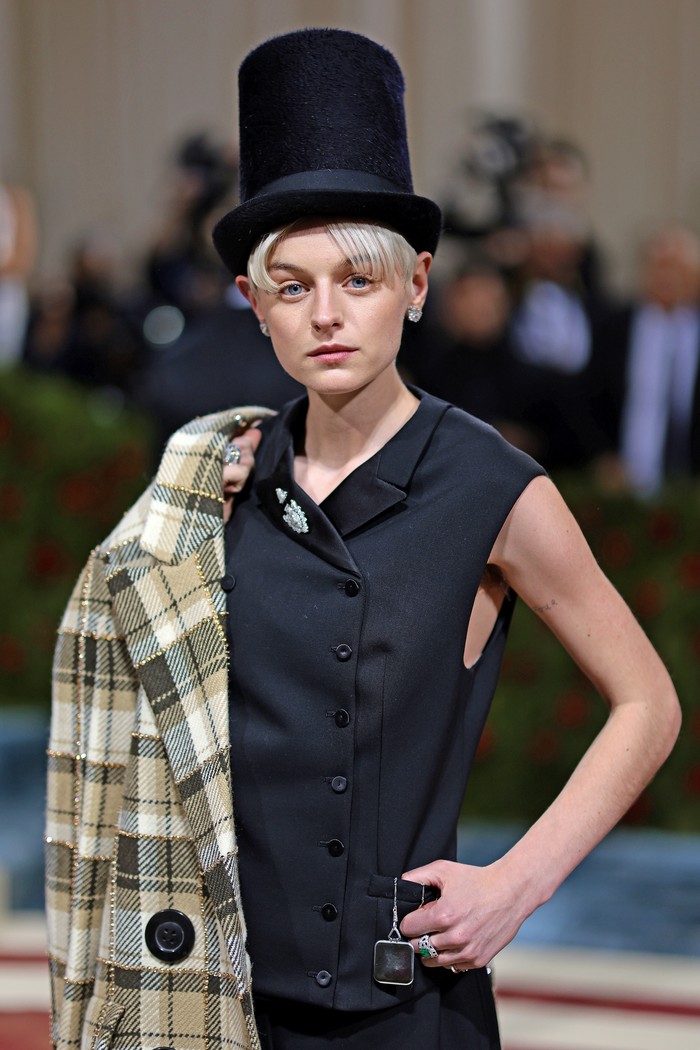 NEW YORK, NEW YORK - MAY 02: Emma Corrin attends The 2022 Met Gala Celebrating In America: An Anthology of Fashion at The Metropolitan Museum of Art on May 02, 2022 in New York City. (Photo by Dimitrios Kambouris/Getty Images for The Met Museum/Vogue)