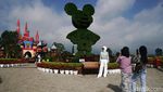 Menikmati Taman Bunga dan Bangunan Ala Kremlin di DCastello, Subang