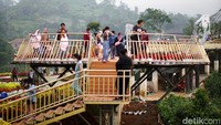 Setiap sudut wisata ini memiliki beberapa spot foto instagramable.