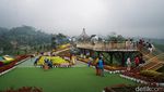 Menikmati Taman Bunga dan Bangunan Ala Kremlin di DCastello, Subang