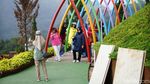 Menikmati Taman Bunga dan Bangunan Ala Kremlin di DCastello, Subang