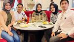 10 Momen Kulineran Medina Zein Bareng Suami hingga Teman-teman