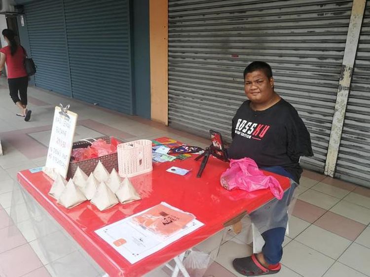 Gigih! Potret 10 Penjual Makanan Tunanetra hingga Tak Punya Tangan