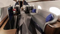 Kalau ini ruangan seperti living room ada fitur hiburan. Oiya semua ruangan di jet pribadi ini bisa terkoneksi dengan WiFi. Foto: Gulfstream