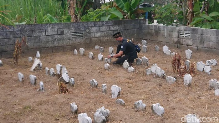 Kompleks Pemakaman Mr X di Tulungagung
