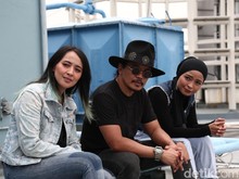 Tentang Tantri Kotak yang Tak Dianggap dan Irfan Bachdim Tentang Tantri Kotak yang Tak Dianggap dan Irfan Bachdim