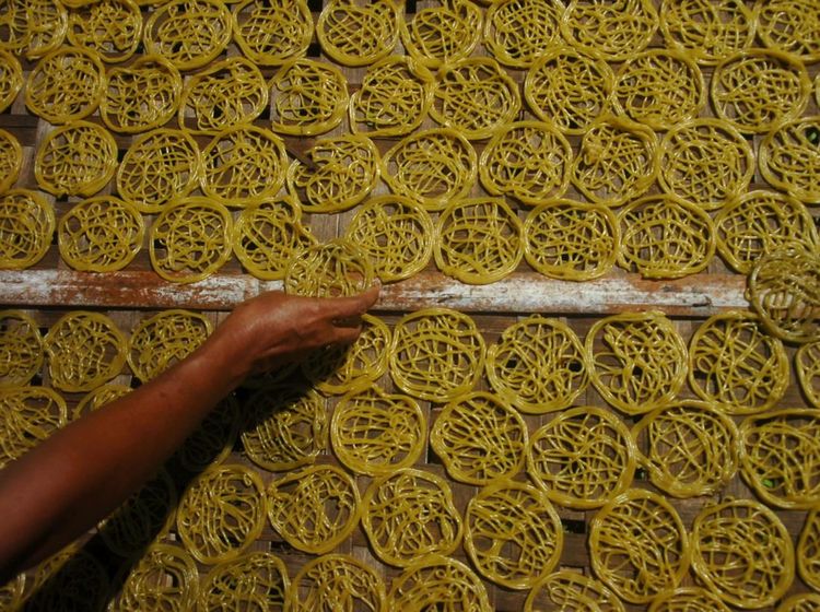 Kriuk Gurih Mi Krupuk Tegal Dimulai dari Sini