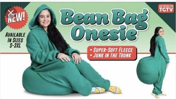 Kursi bean bag yang bisa dibawa ke mana-mana. Tapi bentuknya model baju begini, ada-ada saja ya. Dok. Boredpanda