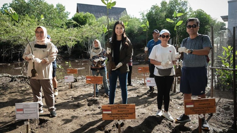 Kunjungan Kemenparekraf ke Plataran Menjangan Kemenparekraf nikmati atraksi ekowisata di Plataran Menjangan.