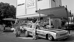 10 Tampilan Layanan Drive-Thru di Restoran Jadul, Ada Sejak 1957!