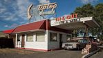 10 Tampilan Layanan Drive-Thru di Restoran Jadul, Ada Sejak 1957!