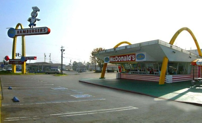 Layanan Drive Thru Jadul yang Unik