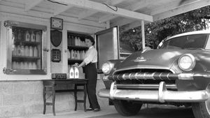 10 Tampilan Layanan Drive-Thru di Restoran Jadul, Ada Sejak 1957!