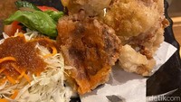 Di menu utama a la carte yang ada di restoran Inaho. Pengunjung bisa mencicipi Soft Shell Crab Karaage, paduan kepiting dengan cangkang lembut yang krispi renyah gurih. Foto: detikFood