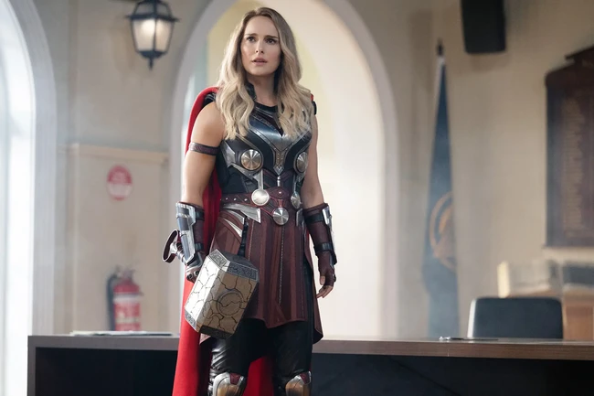 Bagi Natalie Portman, latihan fisik dan diet untuk membuat tubuhnya terlihat lebih berisi merupakan sebuah tantangan besar. Sebab dia telah lama menjalani diet vegan sehingga membuat porsi makanan berprotein harus lebih besar. Foto: Dok. Marvel