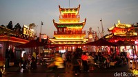 Di Old Shanghai Sedayu City kita dapat menyicipi berbagai macam kuliner nusantara dengan menu halal dan non halal.