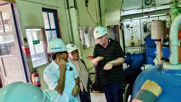 Ahli teknik mesin dari Jerman, Albert Gieseler, melakukan kunjungan Jumat (8/7/2022). Dokumen PT Semen Padang