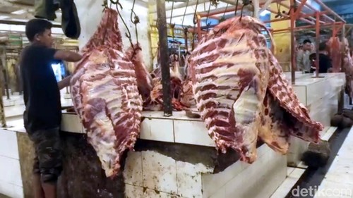 Pedagang daging sapi di Sukabumi.