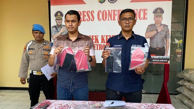 Polisi menangkap 3 pelaku pencurian handphone (HP) di Kembangan, Jakarta Barat (Jakbar). Ketiganya ditangkap dalam dua kasus berbeda. (dok Istimewa)