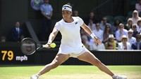 Jabeur memastikan sampai ke partai puncak usai menumbangkan petenis Jerman, Tatjana Maria, dengan skor 6-2, 3-6, 6-1. REUTERS/Toby Melville
