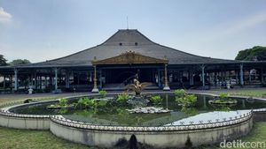 Biar Nggak Penasaran, Lihat Yuk Isi Pura Mangkunegaran