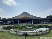 Klarifikasi Puro Mangkunegaran soal Heboh Pria Berkebaya Saat Kirab 1 Suro