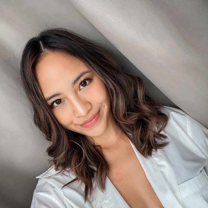 Putri Valentina Putri Valentina