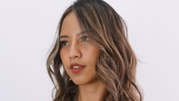 Aku mendirikan karena berdasarkan keresahan dan juga aku pengin jadi talent tapi mau juga kita di belakang, karena tahu di entertaint nggak akan selamanya, banyak persaingan. Aku orangnya juga suka bisnis, jadi ya sudah ada link, kata Putri Valentina. (Foto: dok. Putri Valentina)