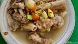 Sop Sumsum Sedap Gurih dan Sate Kambing Juicy Racikan Pak Bustaman